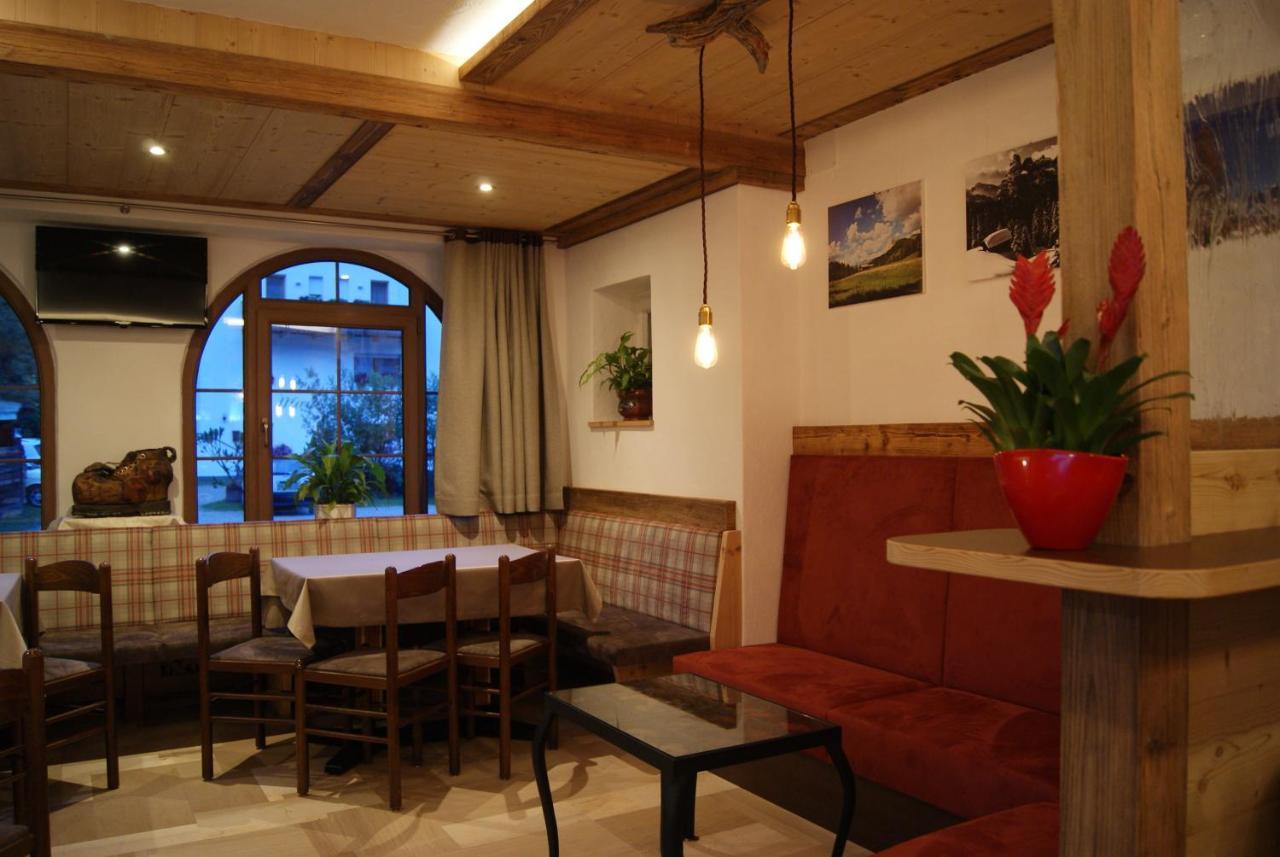 Guesthouse Rungg Badia  Exterior photo