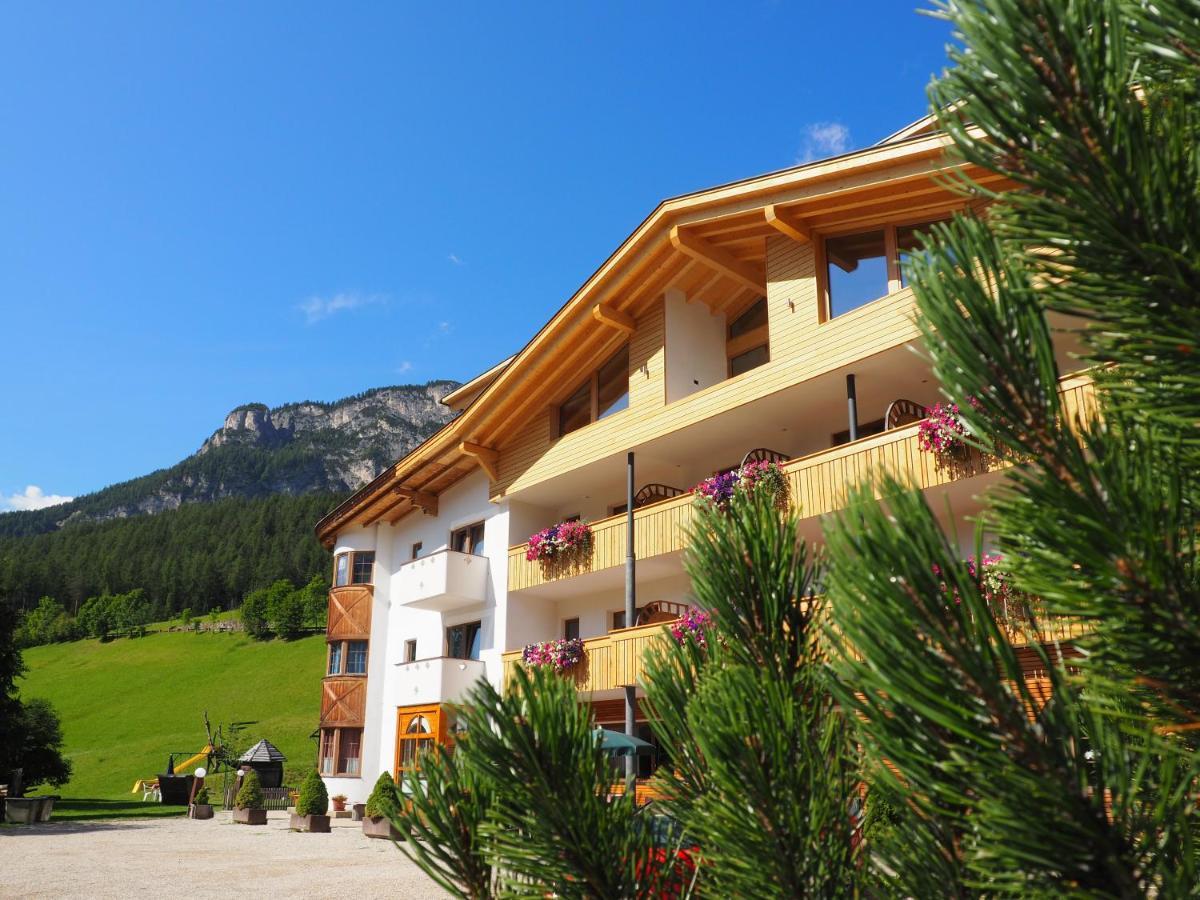 Guesthouse Rungg Badia  Exterior photo
