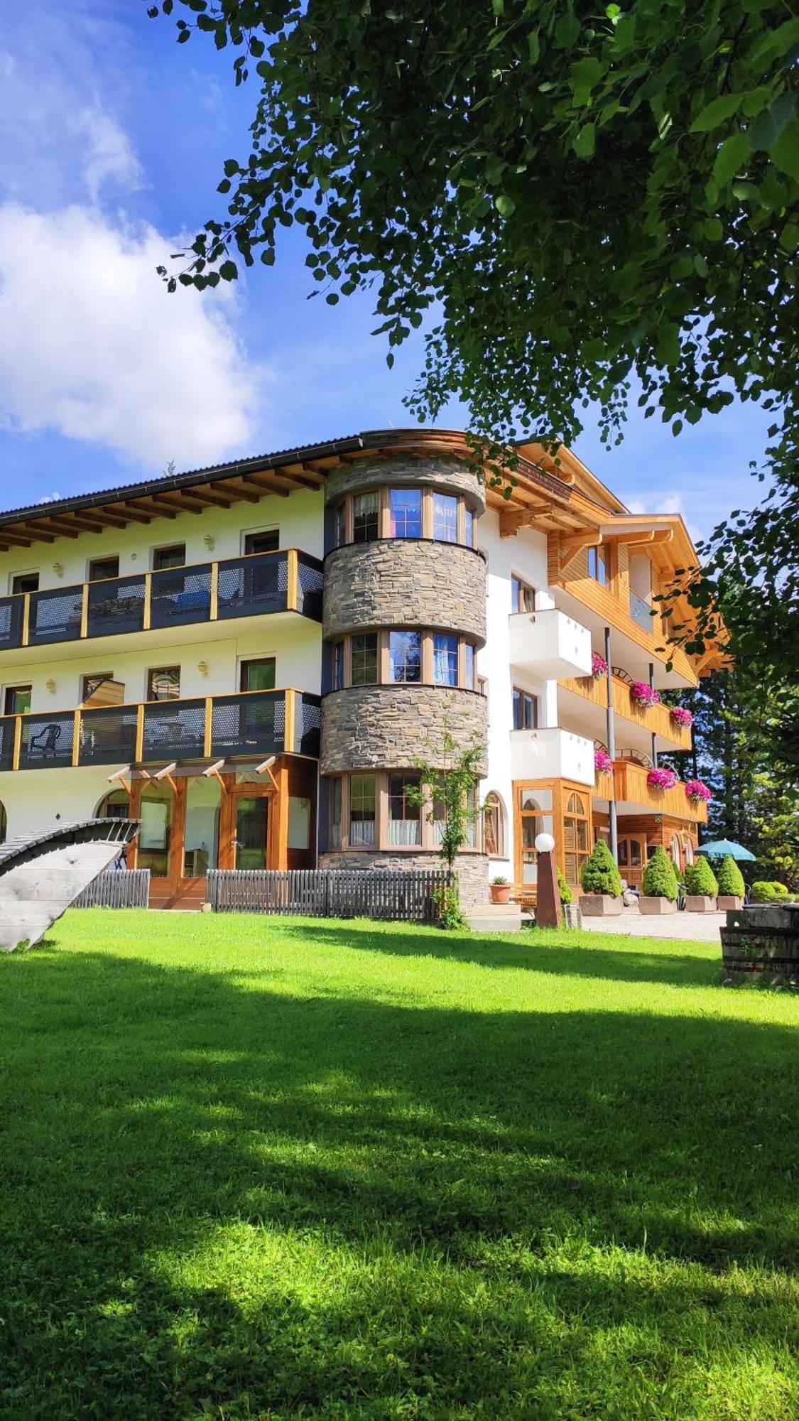 Guesthouse Rungg Badia  Exterior photo