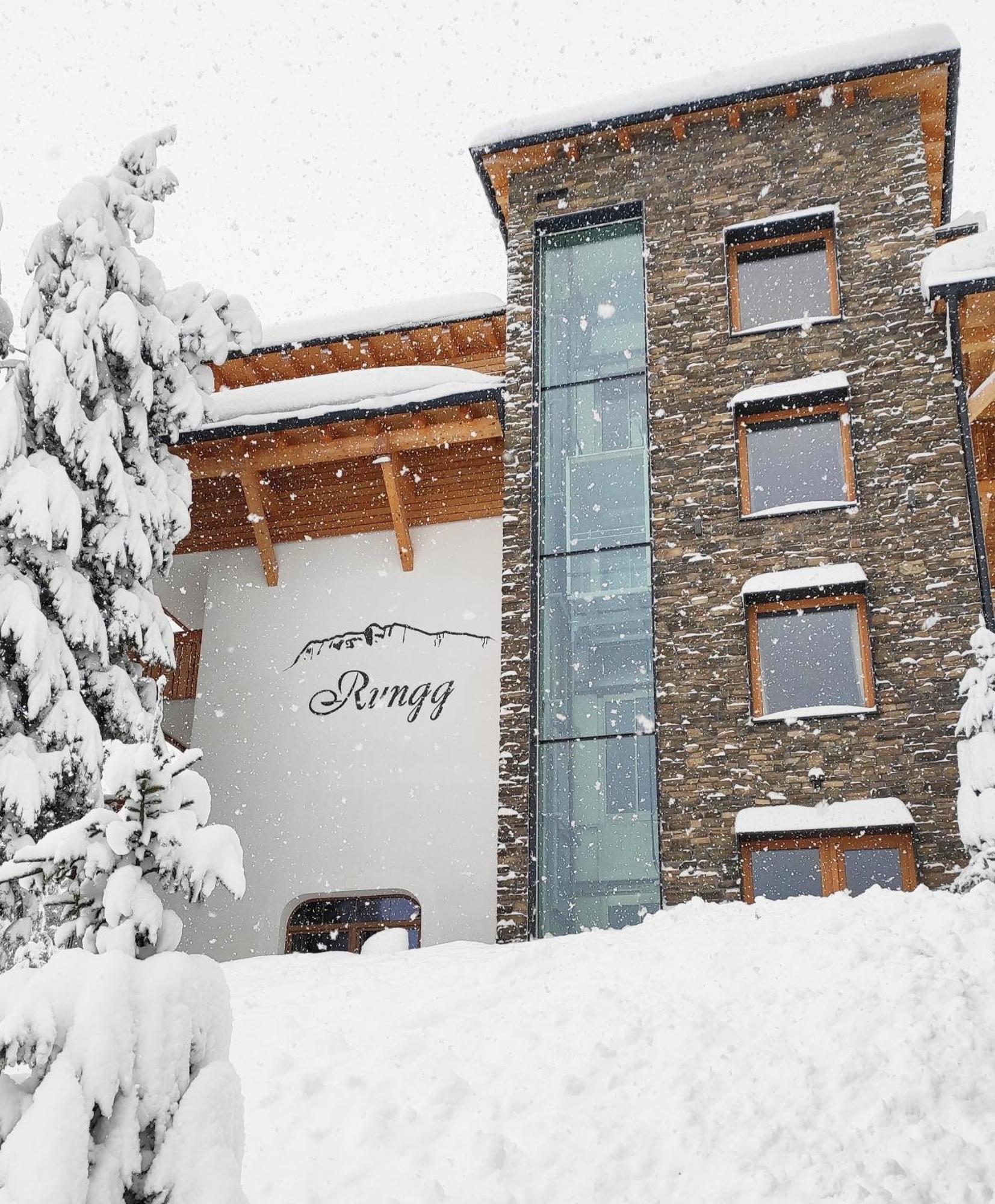 Guesthouse Rungg Badia  Exterior photo